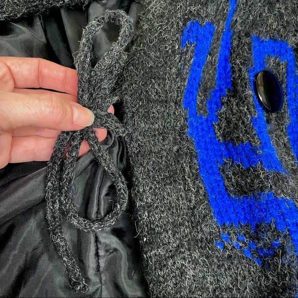 Vintage Aurora International by Abbmoor Chunky Knit Abstract Design Jacket - Picture 12 of 14